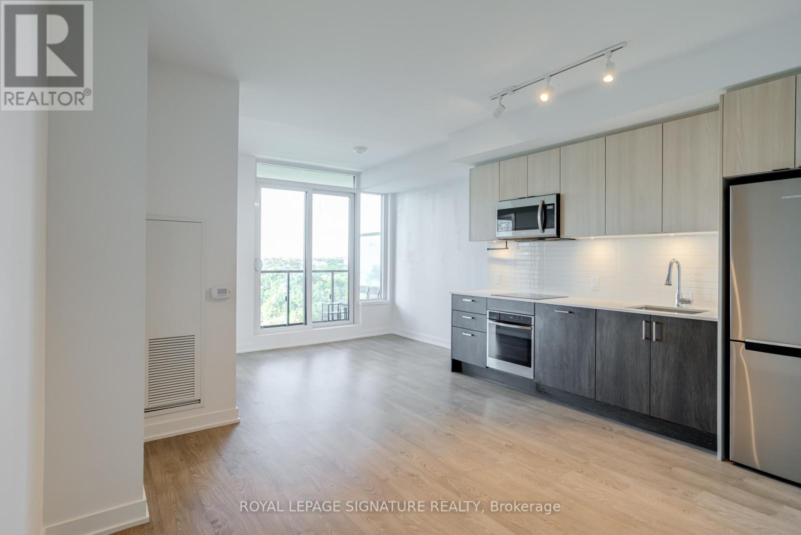 2217 - 1926 Lake Shore Boulevard W, Toronto, Ontario  M6S 1A1 - Photo 4 - W12487281