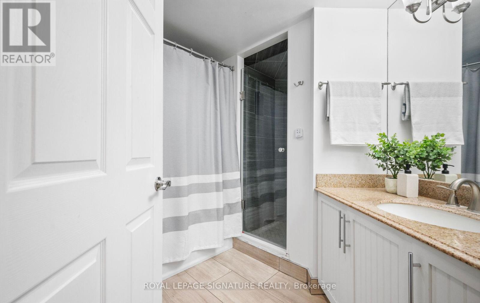 405 - 55 Elm Drive W, Mississauga, Ontario  L5B 3Z3 - Photo 18 - W12487290