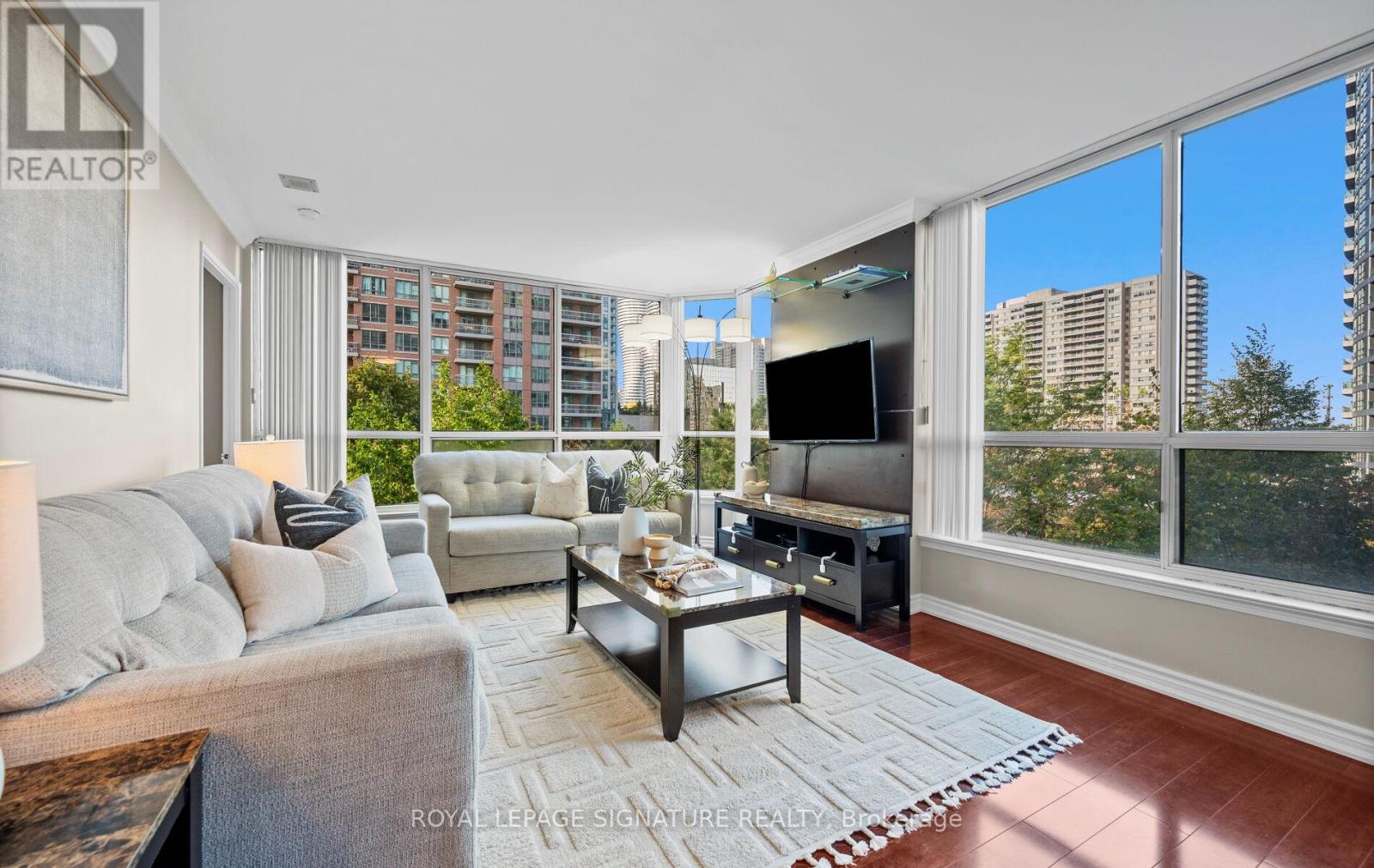 405 - 55 Elm Drive W, Mississauga, Ontario  L5B 3Z3 - Photo 2 - W12487290