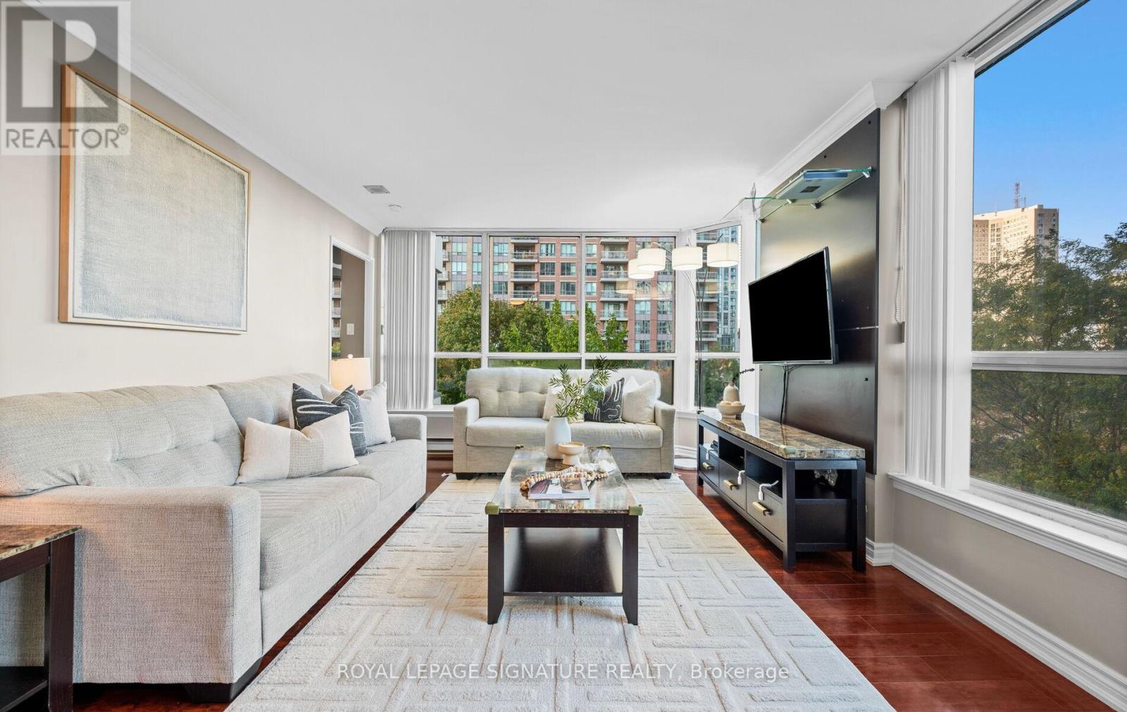 405 - 55 Elm Drive W, Mississauga, Ontario  L5B 3Z3 - Photo 3 - W12487290