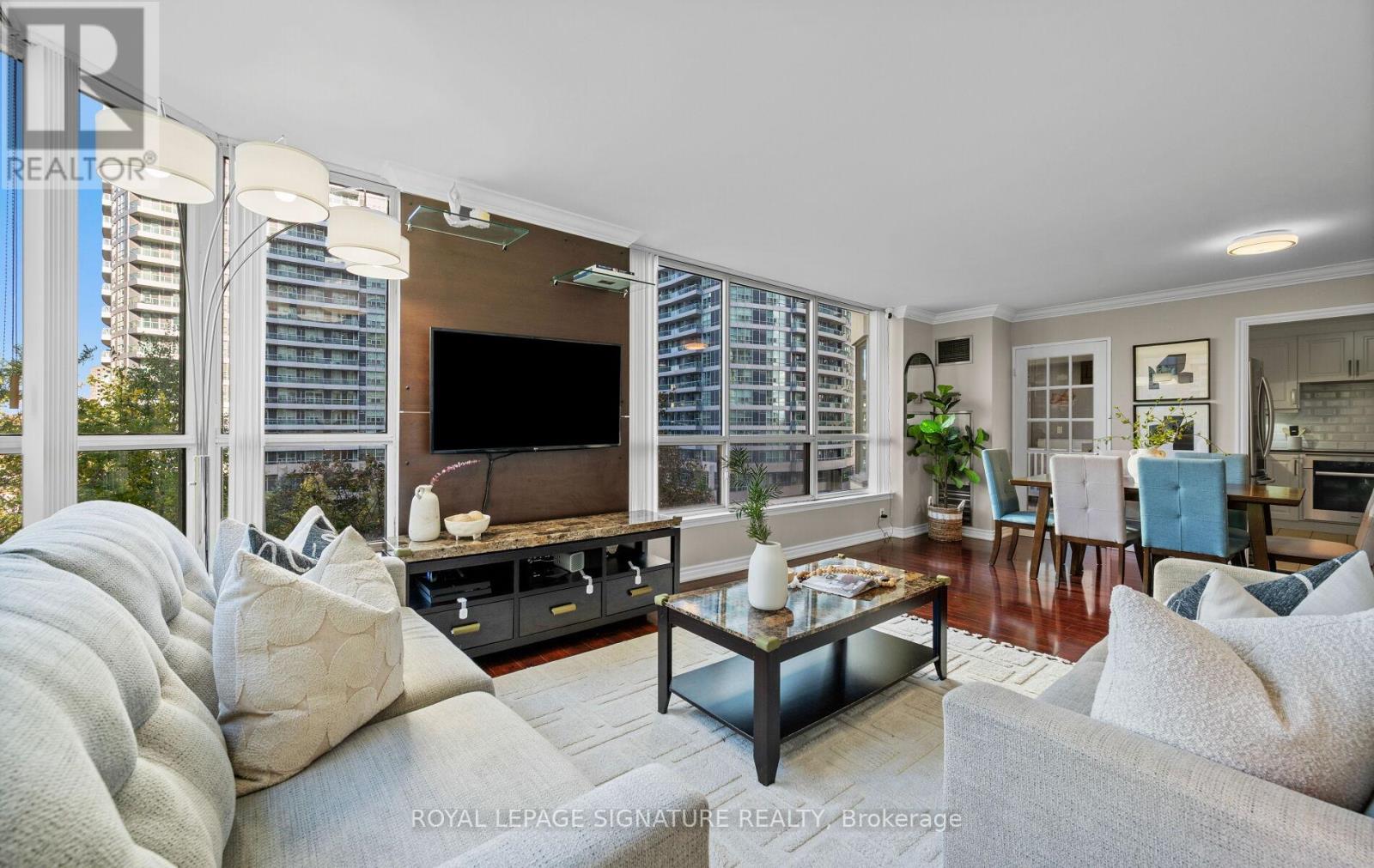 405 - 55 Elm Drive W, Mississauga, Ontario  L5B 3Z3 - Photo 4 - W12487290