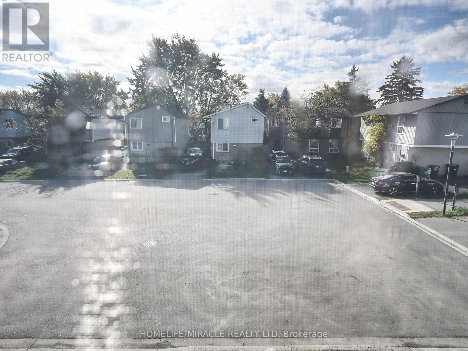 10 Grass Point Square, Brampton, Ontario  L6S 2J2 - Photo 25 - W12487297