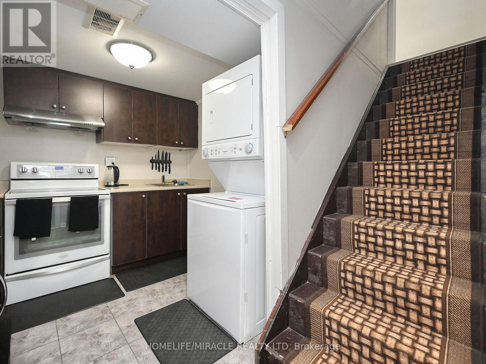 10 Grass Point Square, Brampton, Ontario  L6S 2J2 - Photo 28 - W12487297