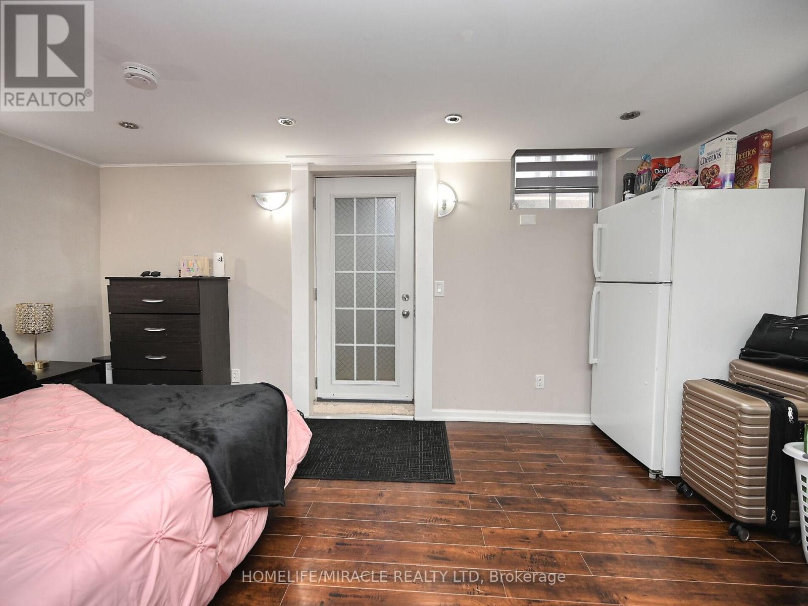 10 Grass Point Square, Brampton, Ontario  L6S 2J2 - Photo 33 - W12487297