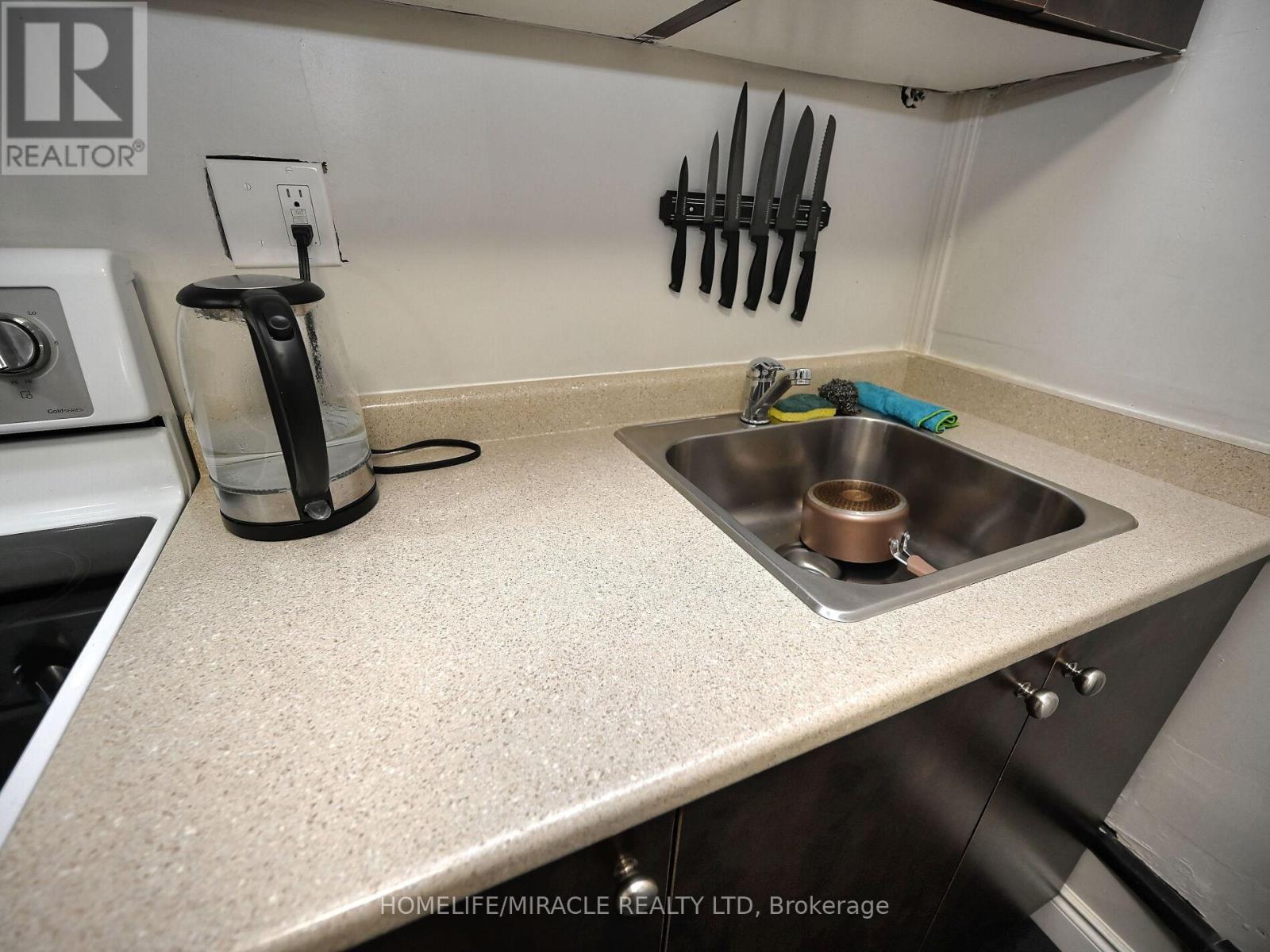 10 Grass Point Square, Brampton, Ontario  L6S 2J2 - Photo 38 - W12487297