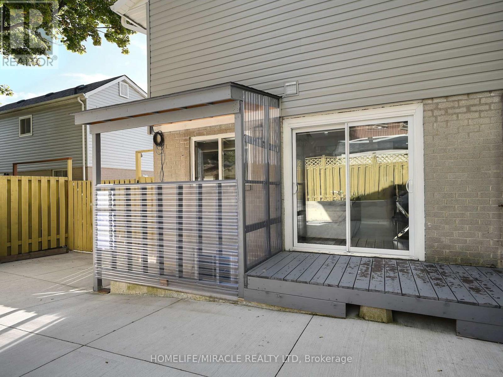 10 Grass Point Square, Brampton, Ontario  L6S 2J2 - Photo 48 - W12487297