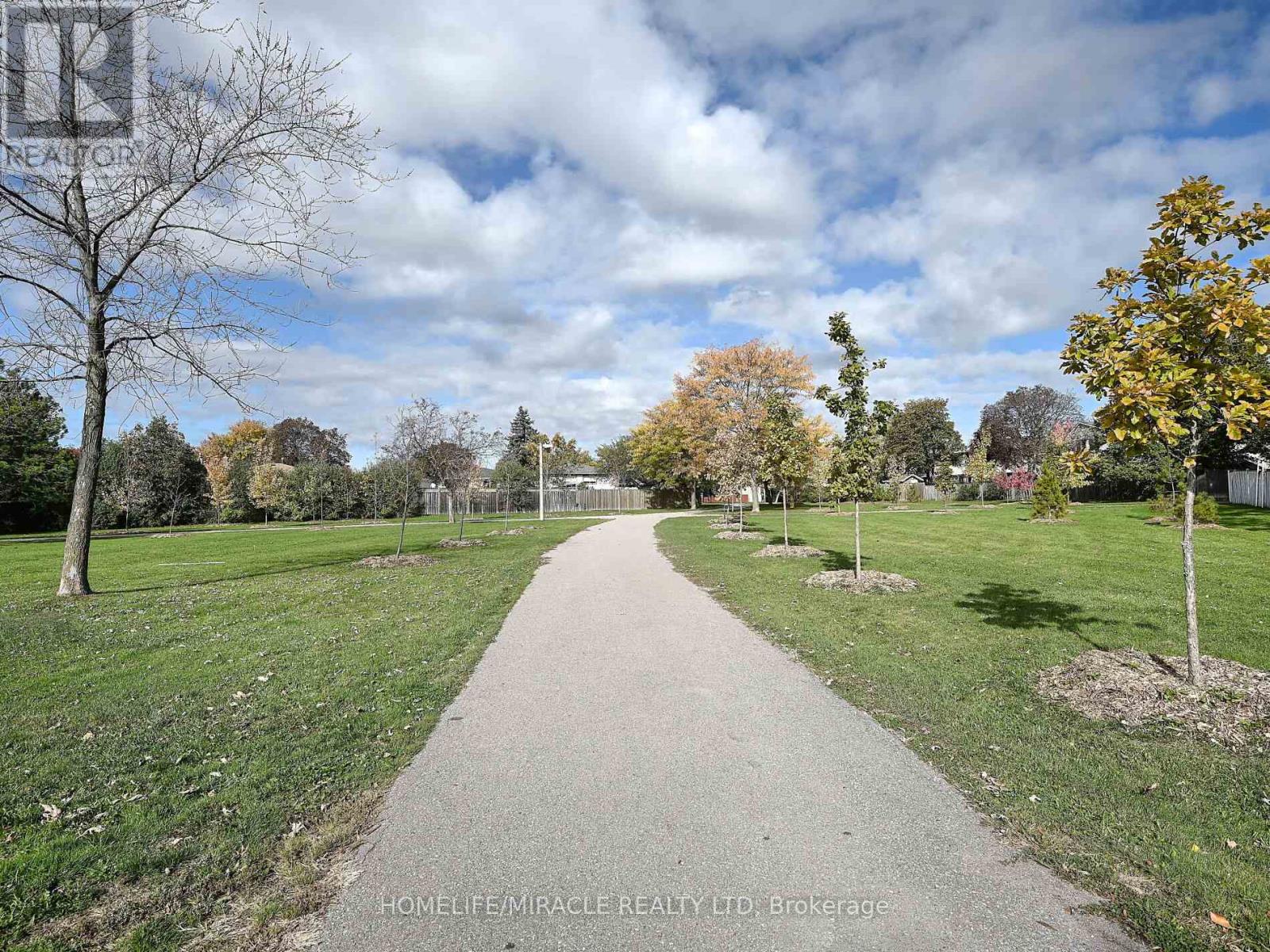 10 Grass Point Square, Brampton, Ontario  L6S 2J2 - Photo 49 - W12487297