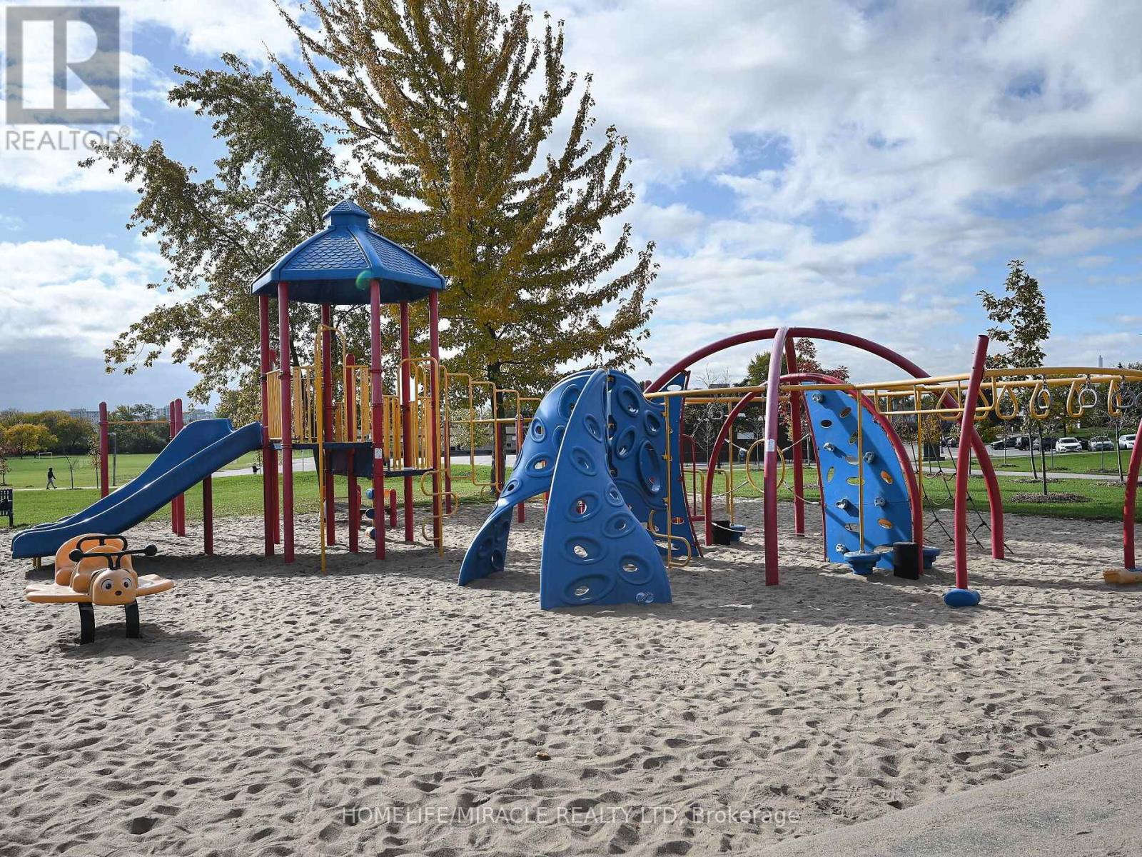 10 Grass Point Square, Brampton, Ontario  L6S 2J2 - Photo 50 - W12487297