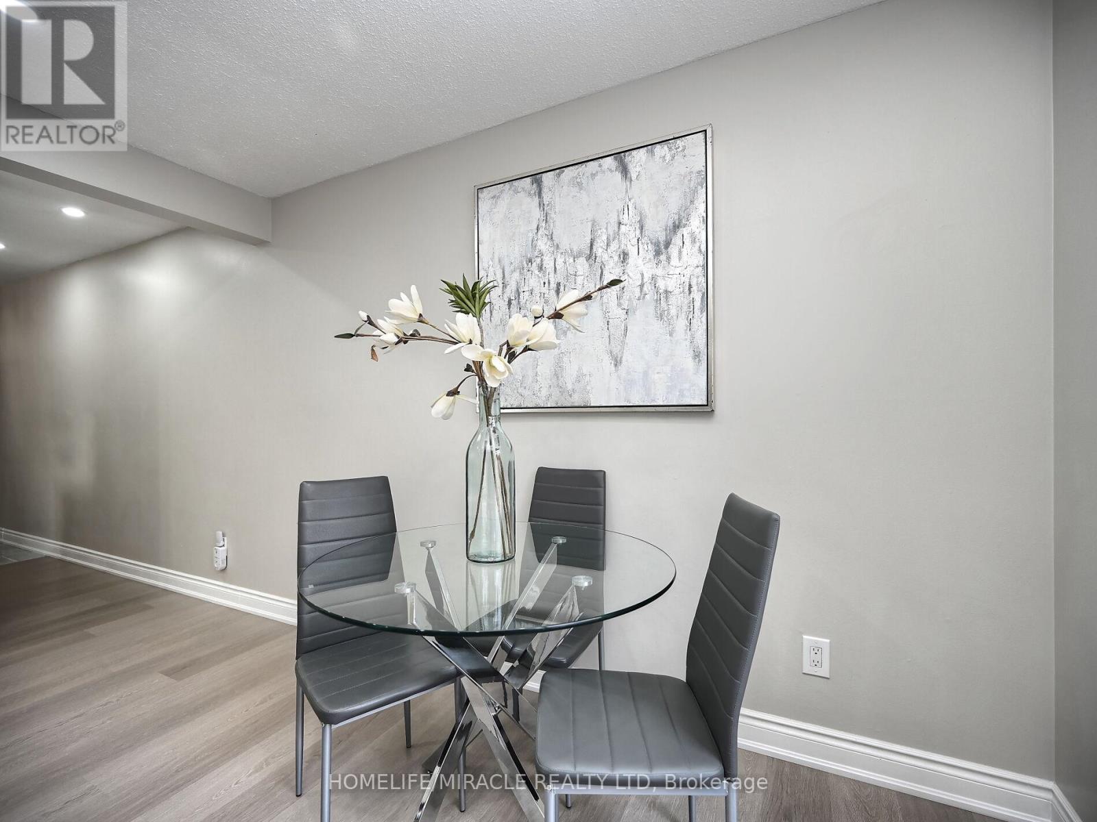 10 Grass Point Square, Brampton, Ontario  L6S 2J2 - Photo 9 - W12487297