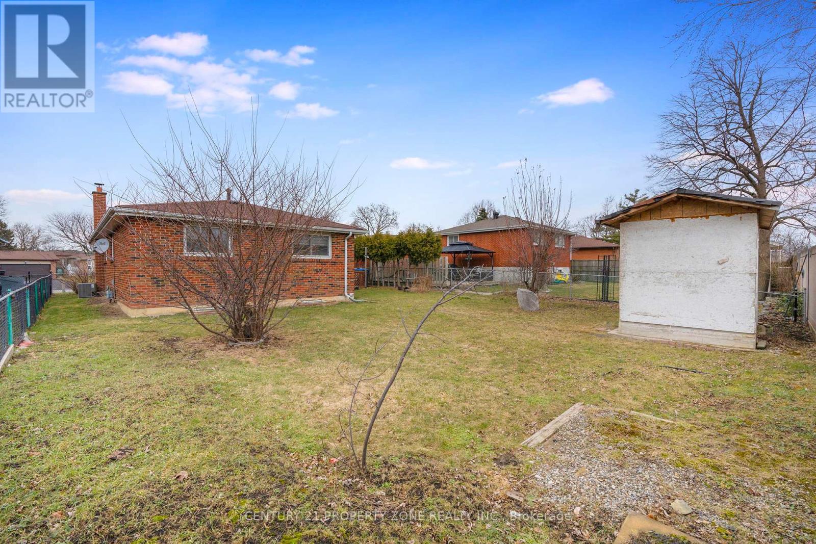 51 Glebe Crescent, Brampton, Ontario  L6S 1E9 - Photo 10 - W12487304