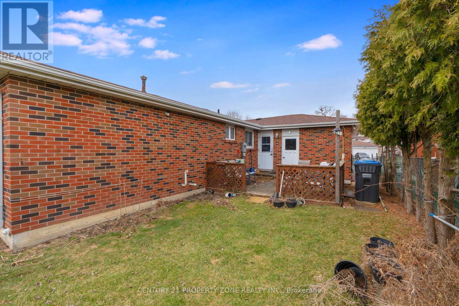 51 Glebe Crescent, Brampton, Ontario  L6S 1E9 - Photo 11 - W12487304