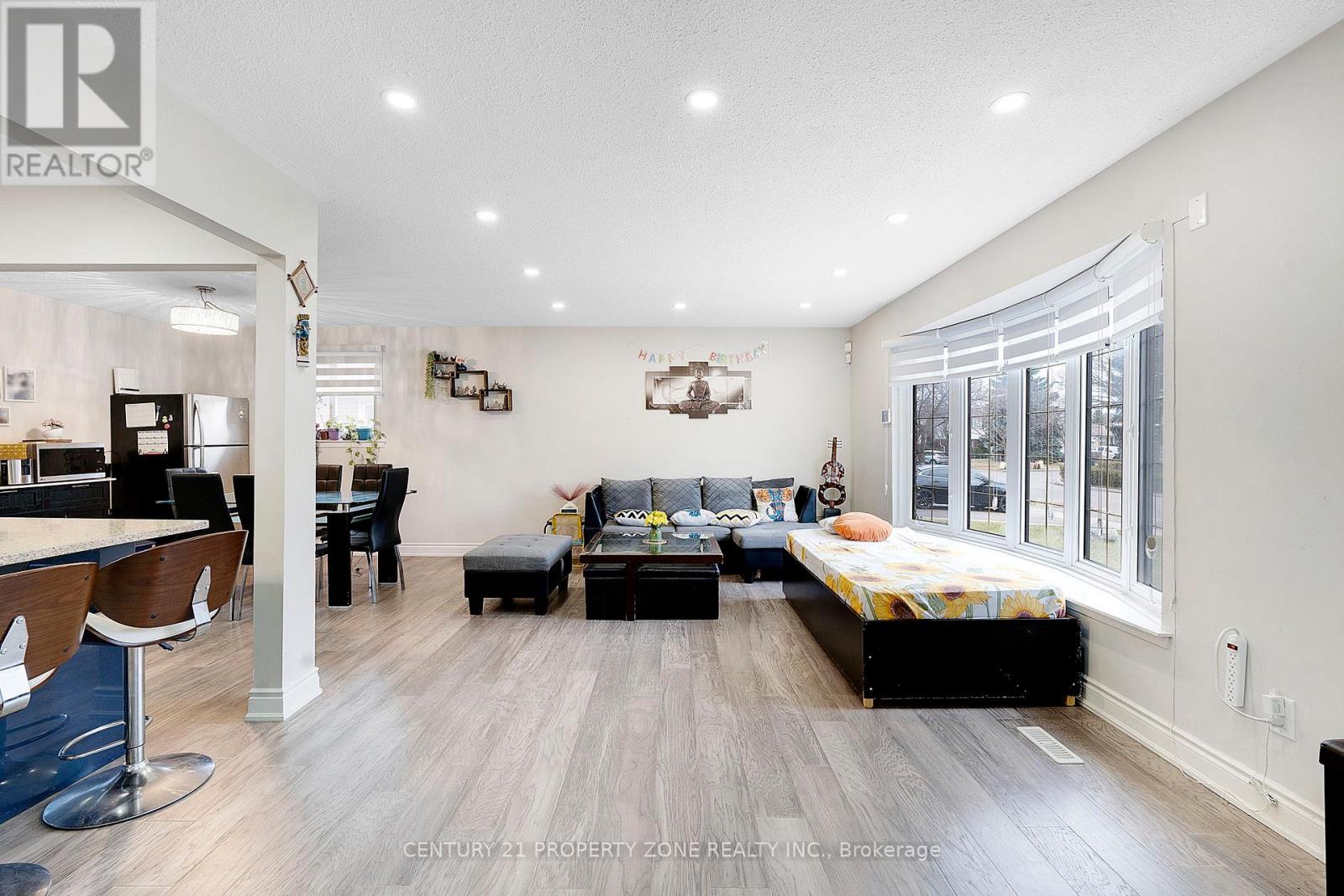 51 Glebe Crescent, Brampton, Ontario  L6S 1E9 - Photo 15 - W12487304