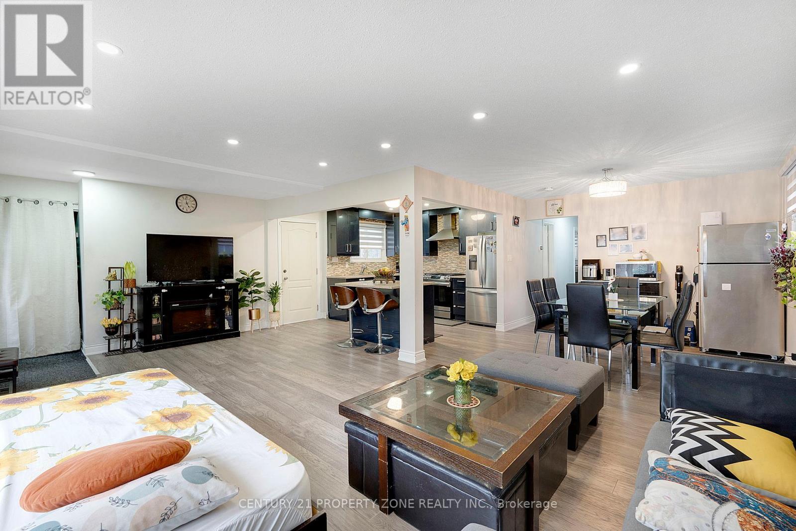 51 Glebe Crescent, Brampton, Ontario  L6S 1E9 - Photo 19 - W12487304