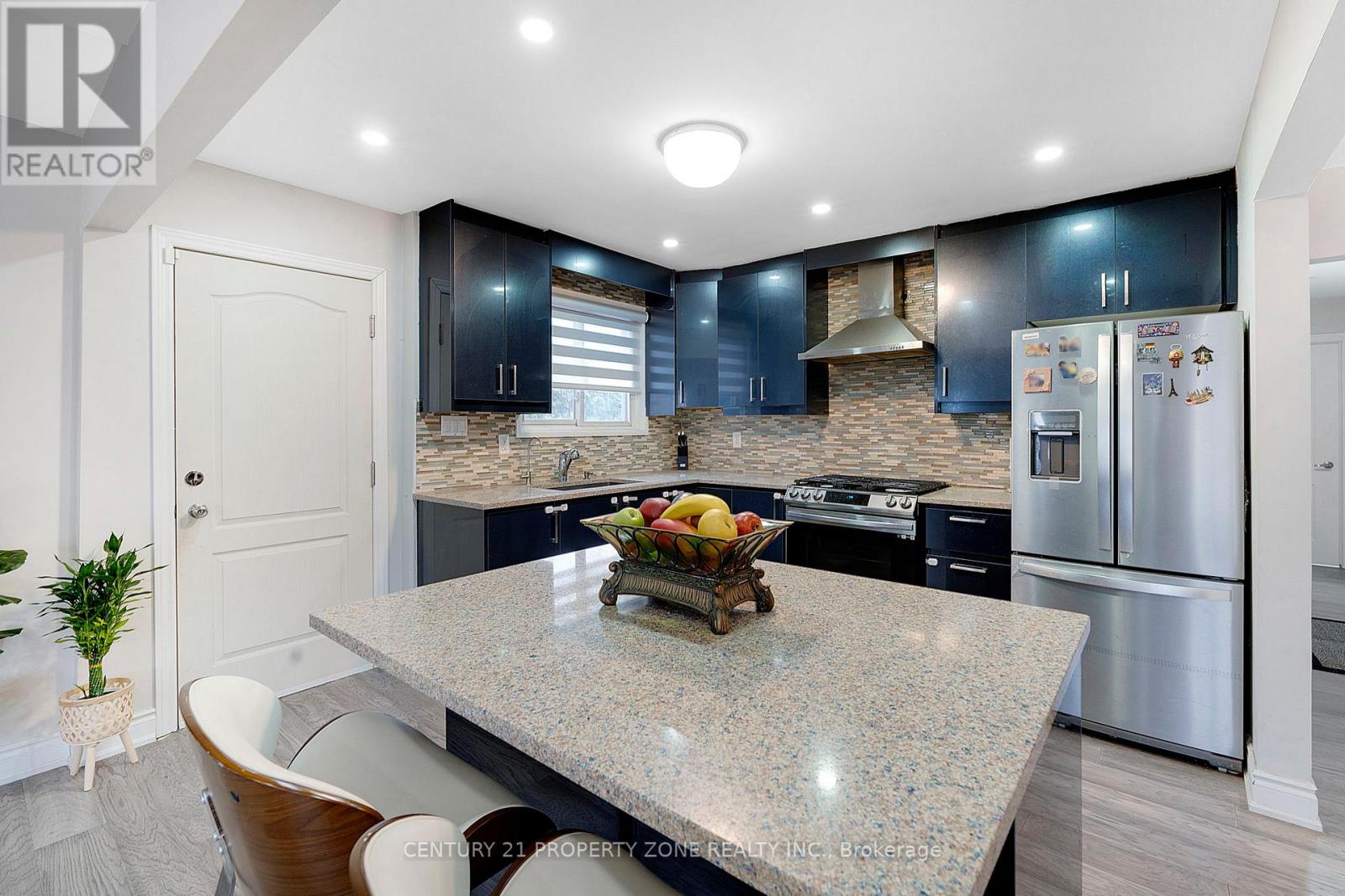 51 Glebe Crescent, Brampton, Ontario  L6S 1E9 - Photo 21 - W12487304