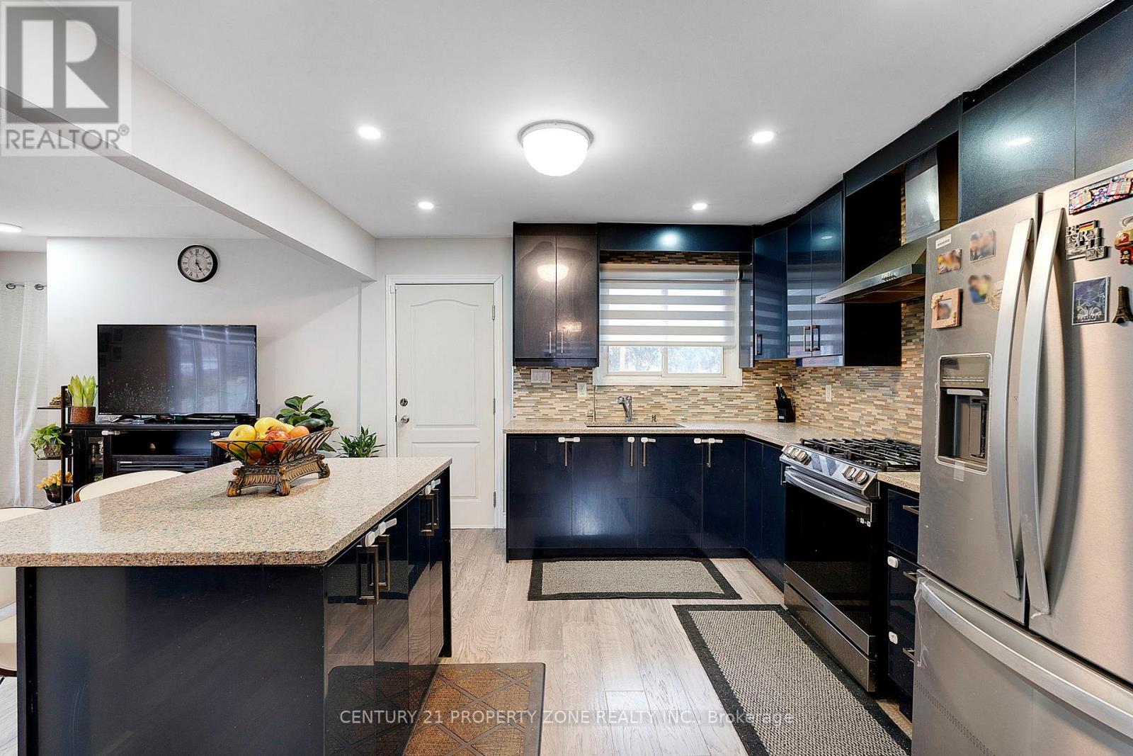 51 Glebe Crescent, Brampton, Ontario  L6S 1E9 - Photo 22 - W12487304