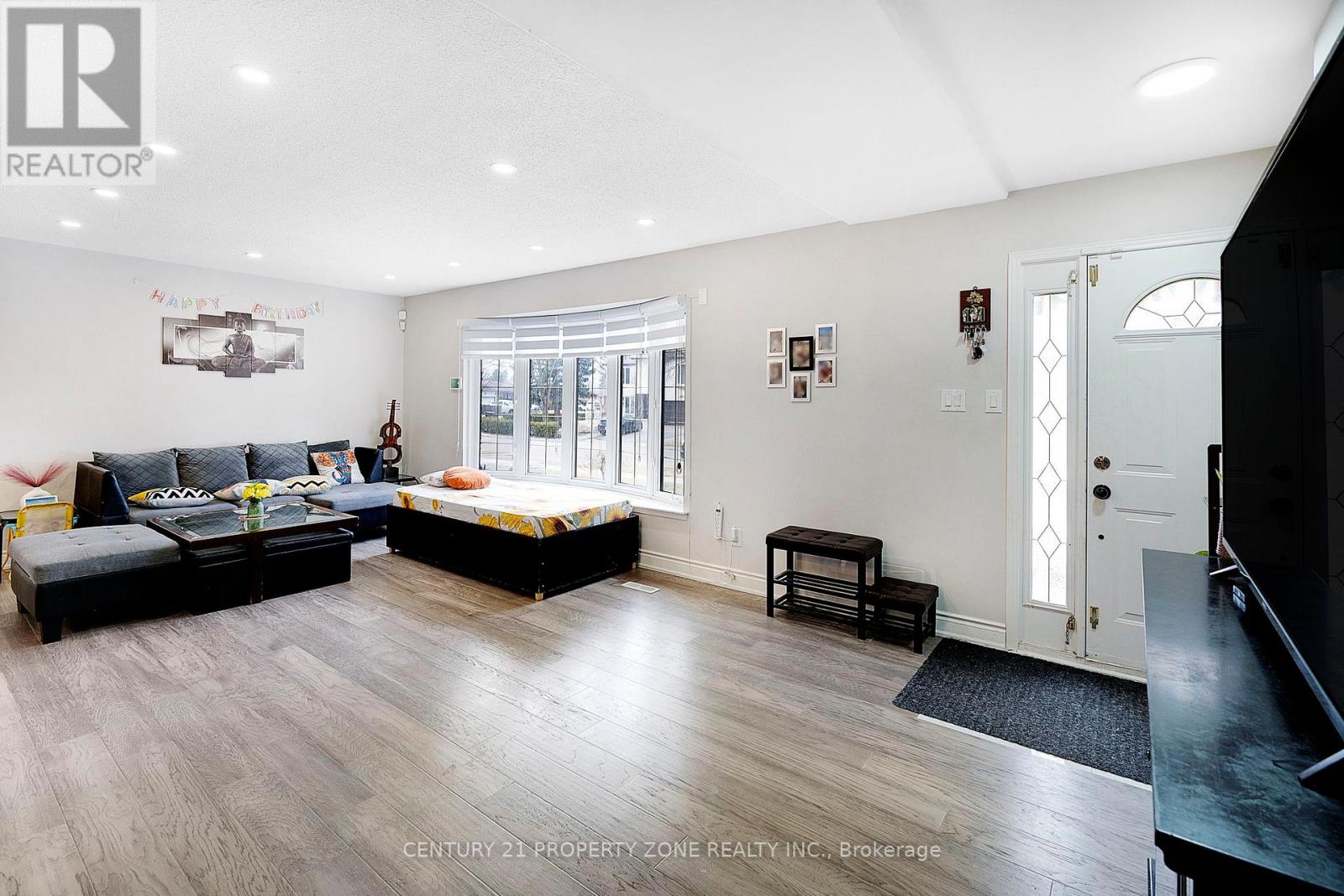 51 Glebe Crescent, Brampton, Ontario  L6S 1E9 - Photo 26 - W12487304