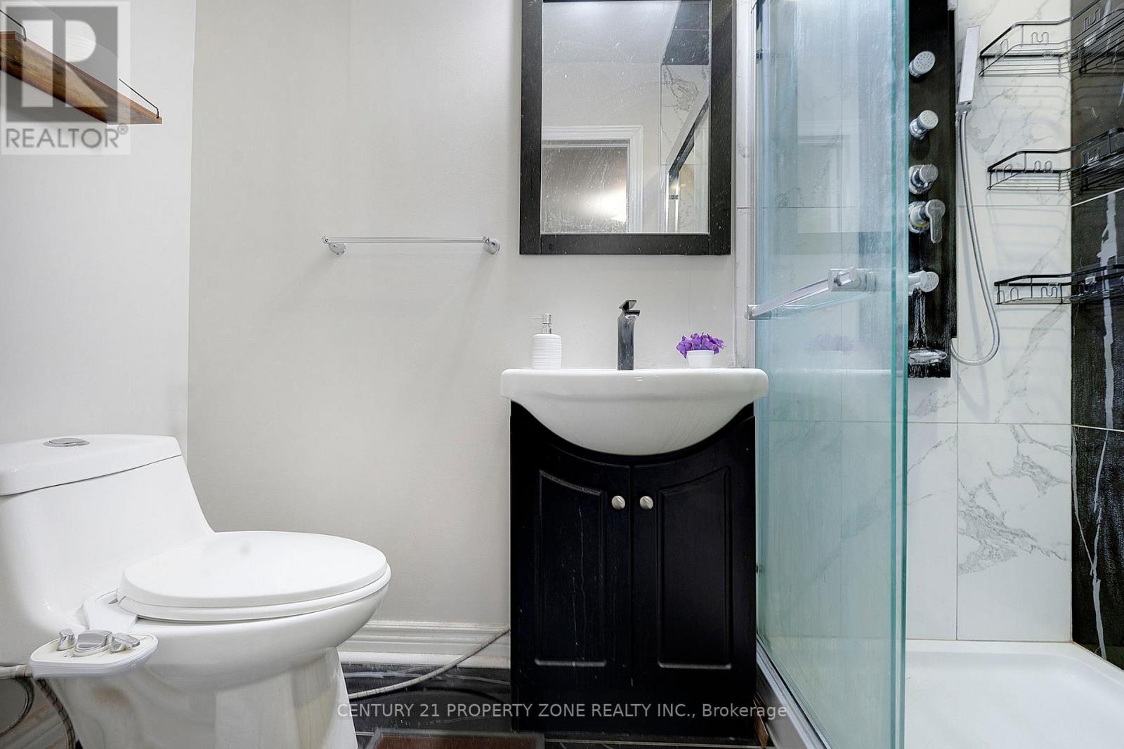 51 Glebe Crescent, Brampton, Ontario  L6S 1E9 - Photo 31 - W12487304