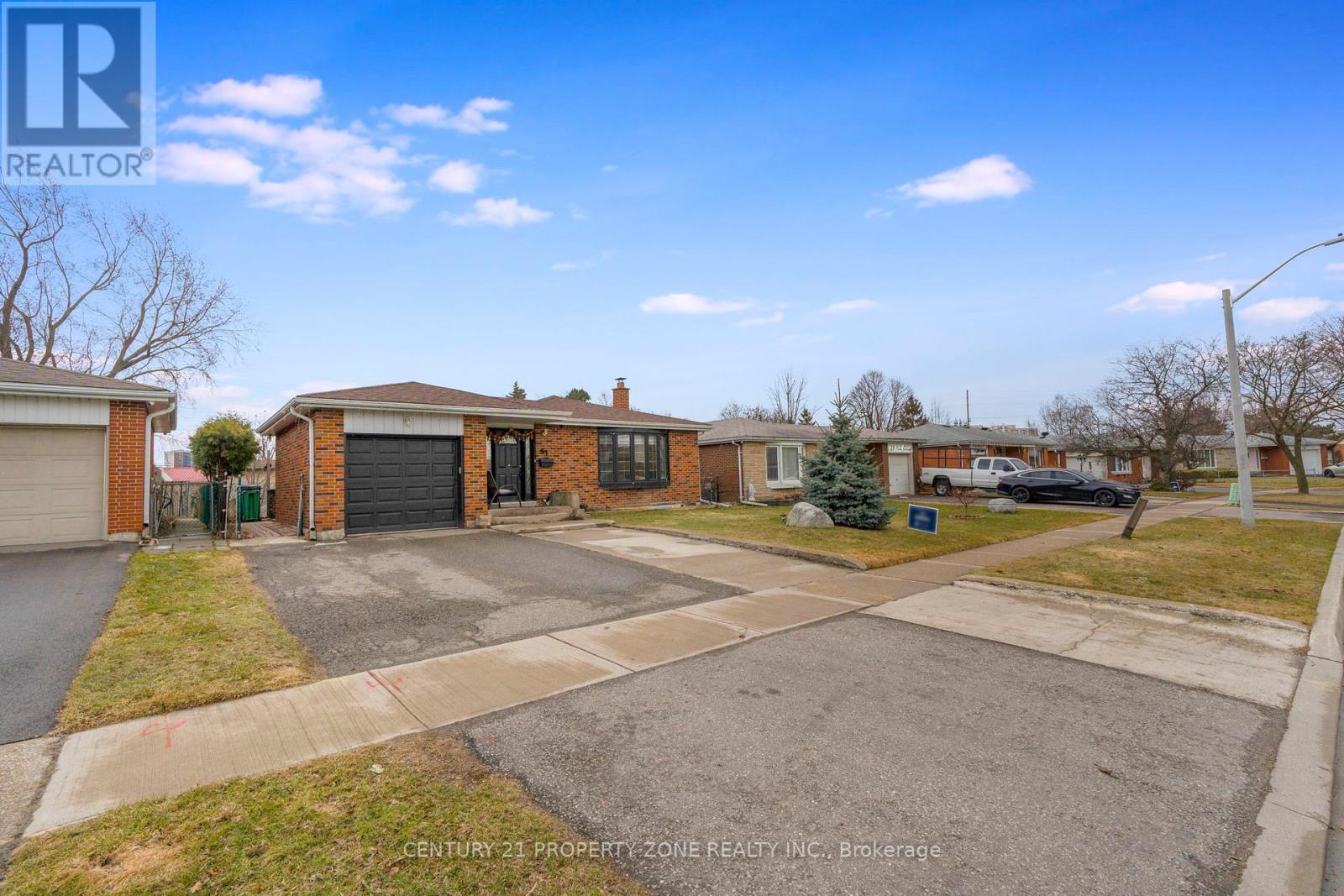 51 Glebe Crescent, Brampton, Ontario  L6S 1E9 - Photo 6 - W12487304