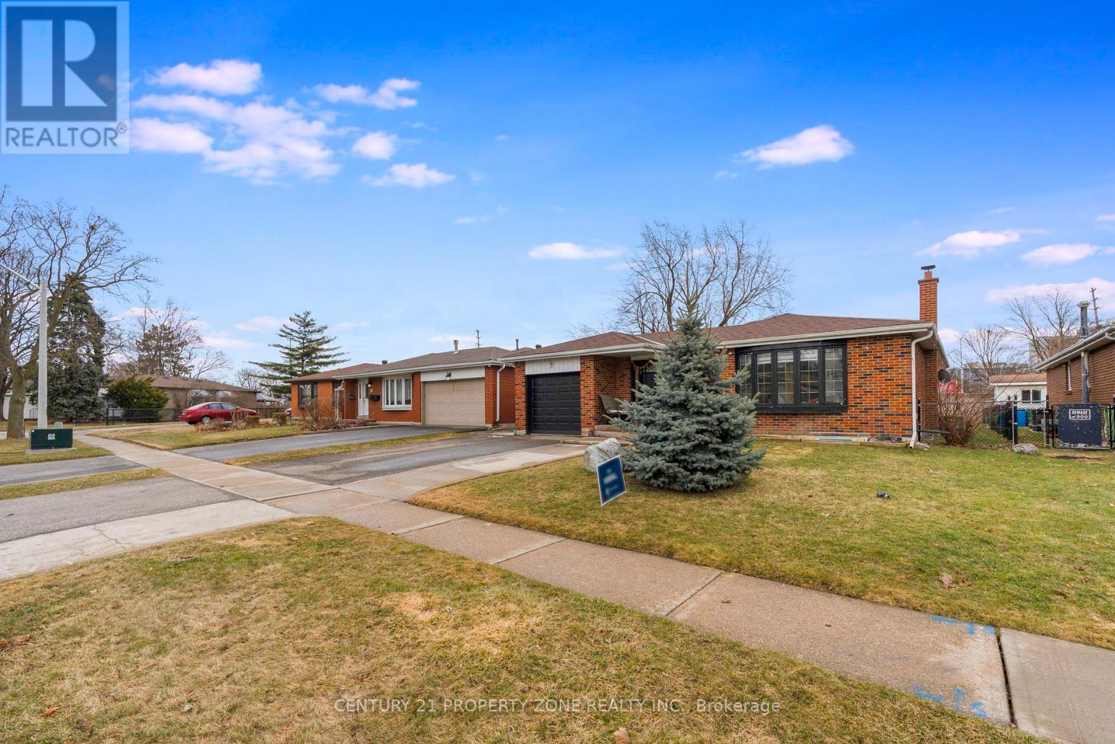 51 Glebe Crescent, Brampton, Ontario  L6S 1E9 - Photo 7 - W12487304