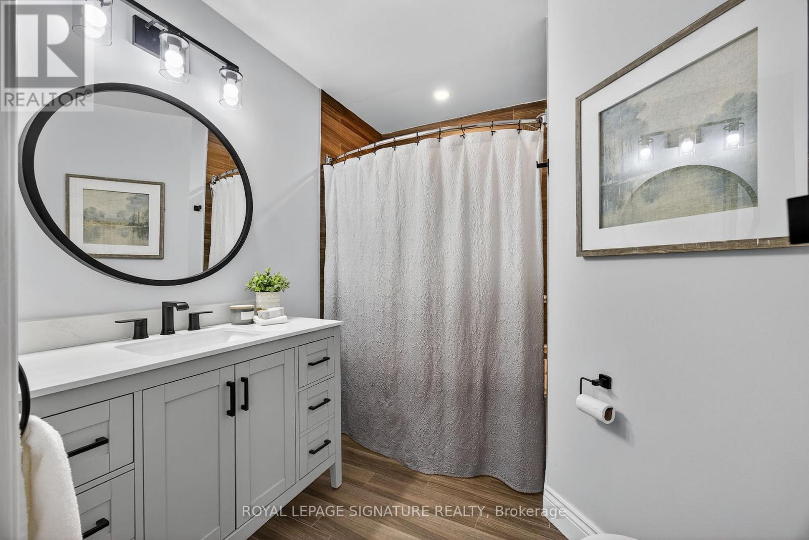 62 Gardenia Way, Caledon, Ontario  L7C 1A8 - Photo 15 - W12487317