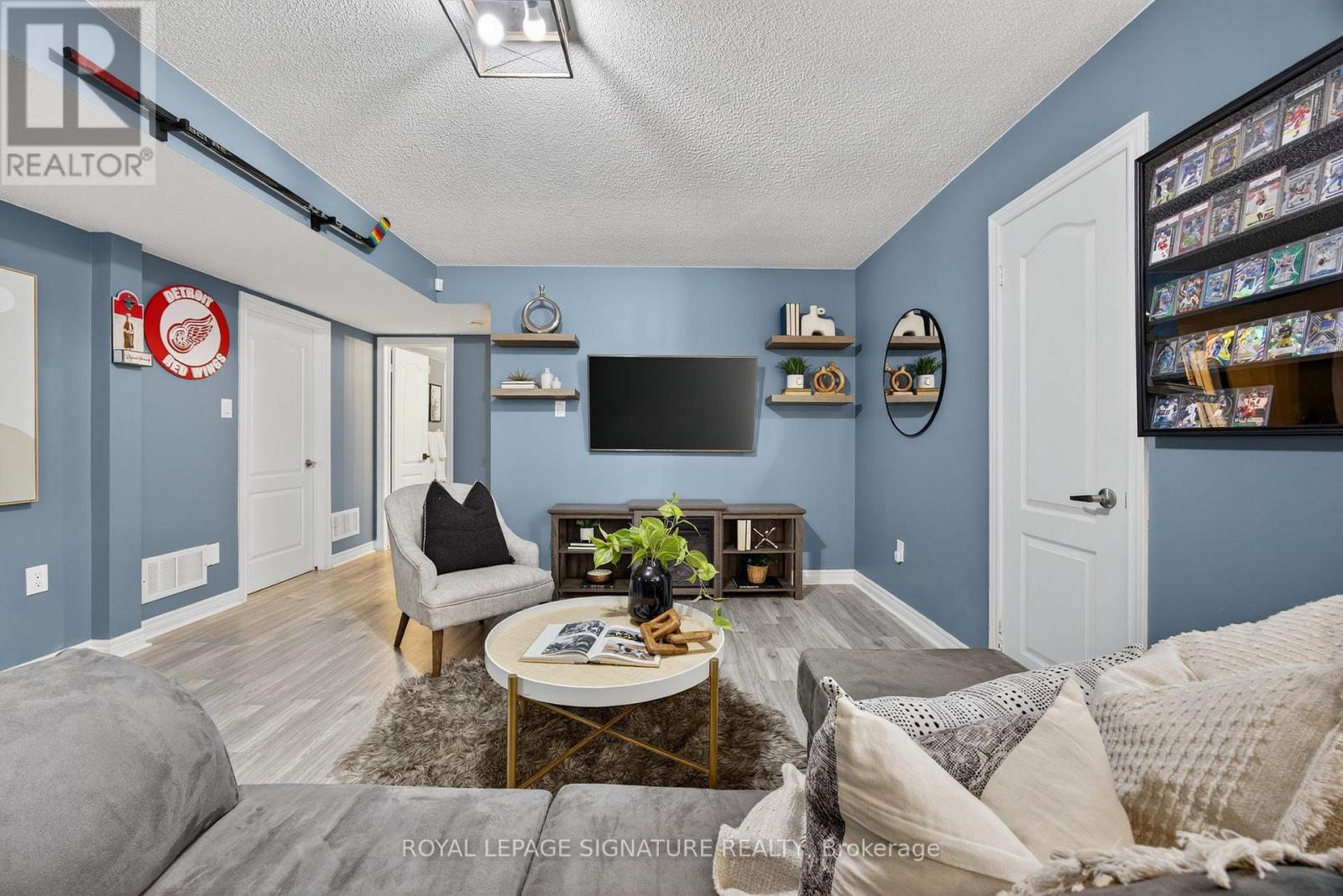 62 Gardenia Way, Caledon, Ontario  L7C 1A8 - Photo 17 - W12487317