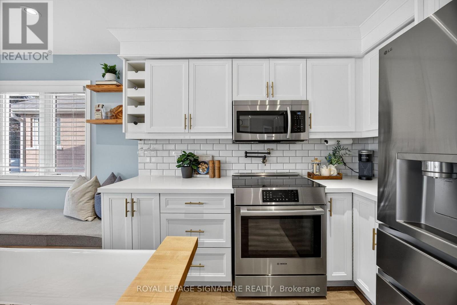 62 Gardenia Way, Caledon, Ontario  L7C 1A8 - Photo 5 - W12487317