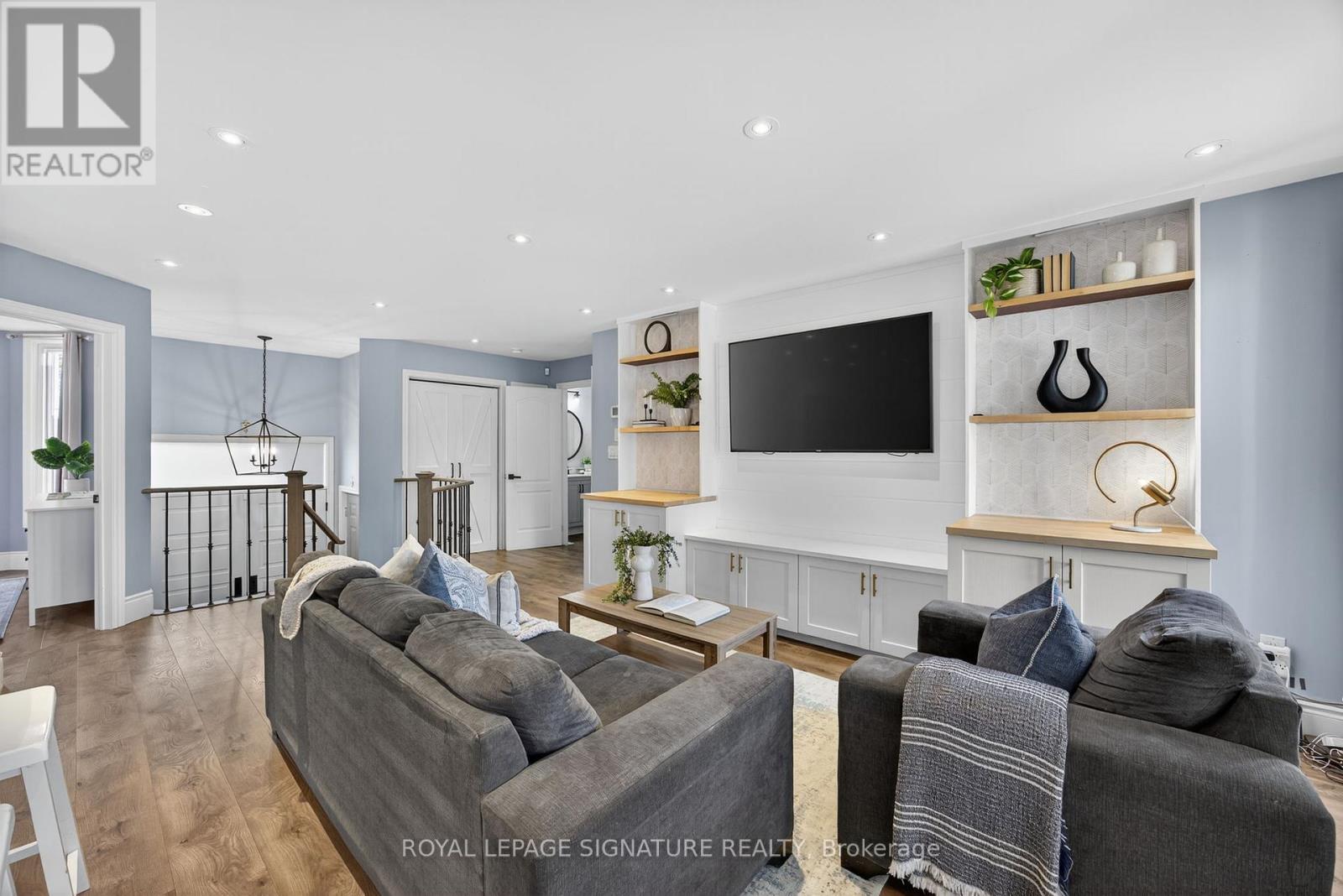 62 Gardenia Way, Caledon, Ontario  L7C 1A8 - Photo 9 - W12487317