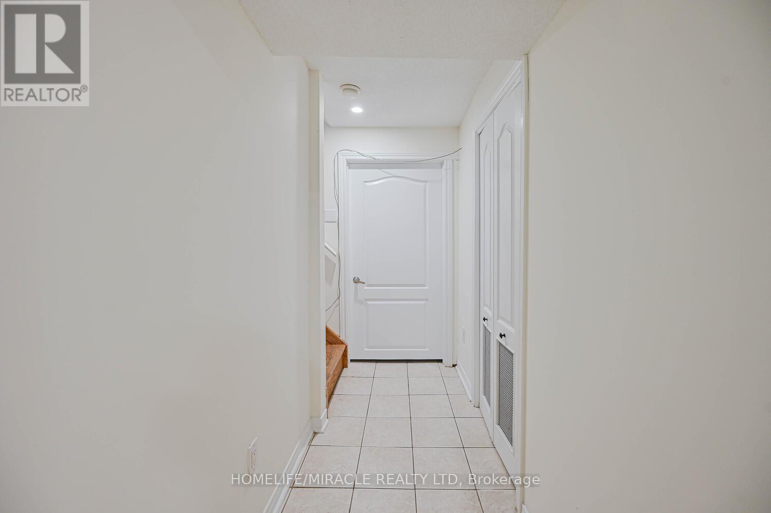 58 Sweetwood Circle, Brampton, Ontario  L7A 2X7 - Photo 44 - W12487319