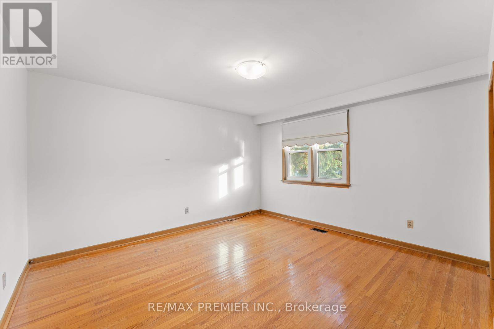 75 Monclova Road, Toronto, Ontario  M3M 1N9 - Photo 12 - W12487361