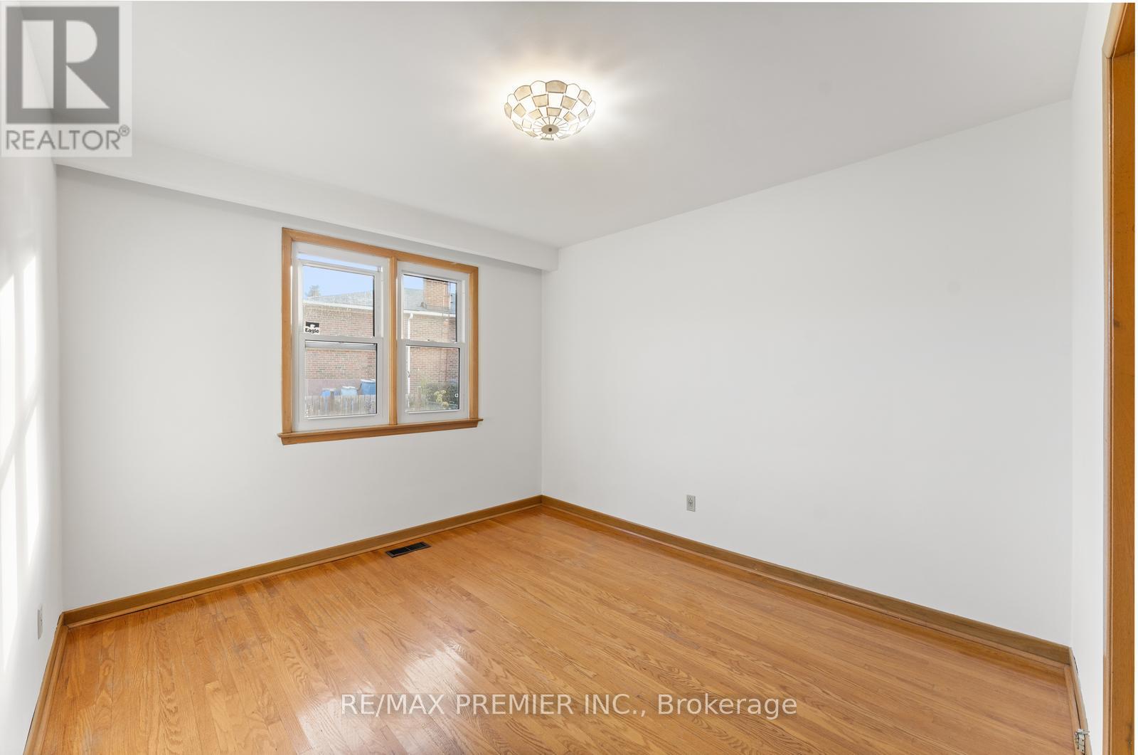 75 Monclova Road, Toronto, Ontario  M3M 1N9 - Photo 14 - W12487361