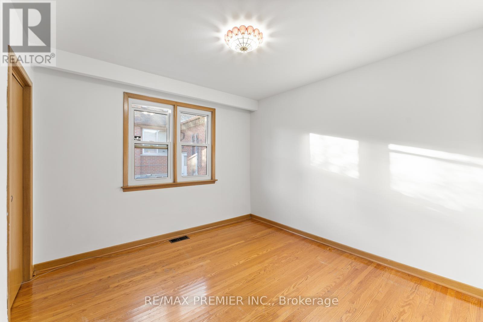 75 Monclova Road, Toronto, Ontario  M3M 1N9 - Photo 15 - W12487361