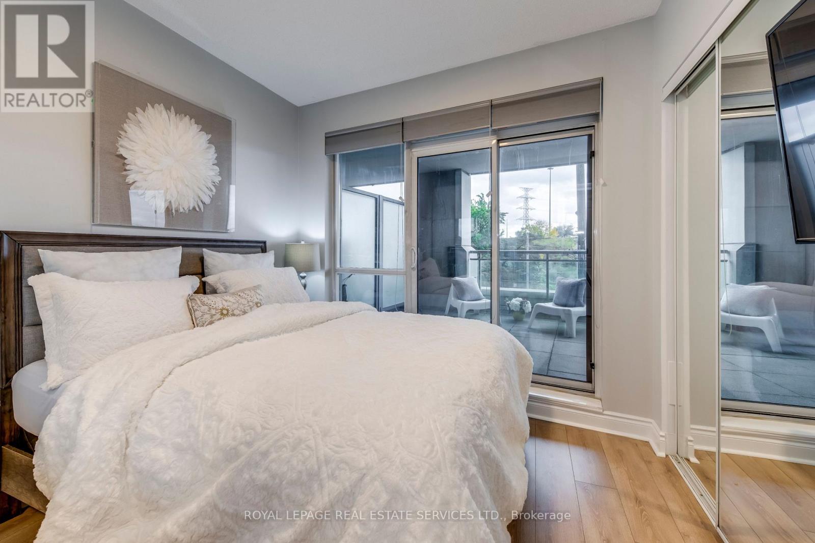 203 - 16 Brookers Lane, Toronto, Ontario  M8V 0A5 - Photo 13 - W12487374