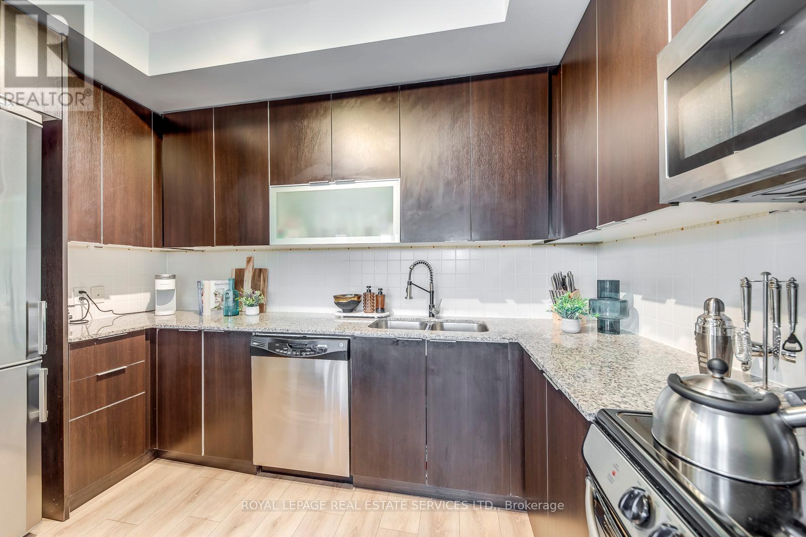 203 - 16 Brookers Lane, Toronto, Ontario  M8V 0A5 - Photo 9 - W12487374