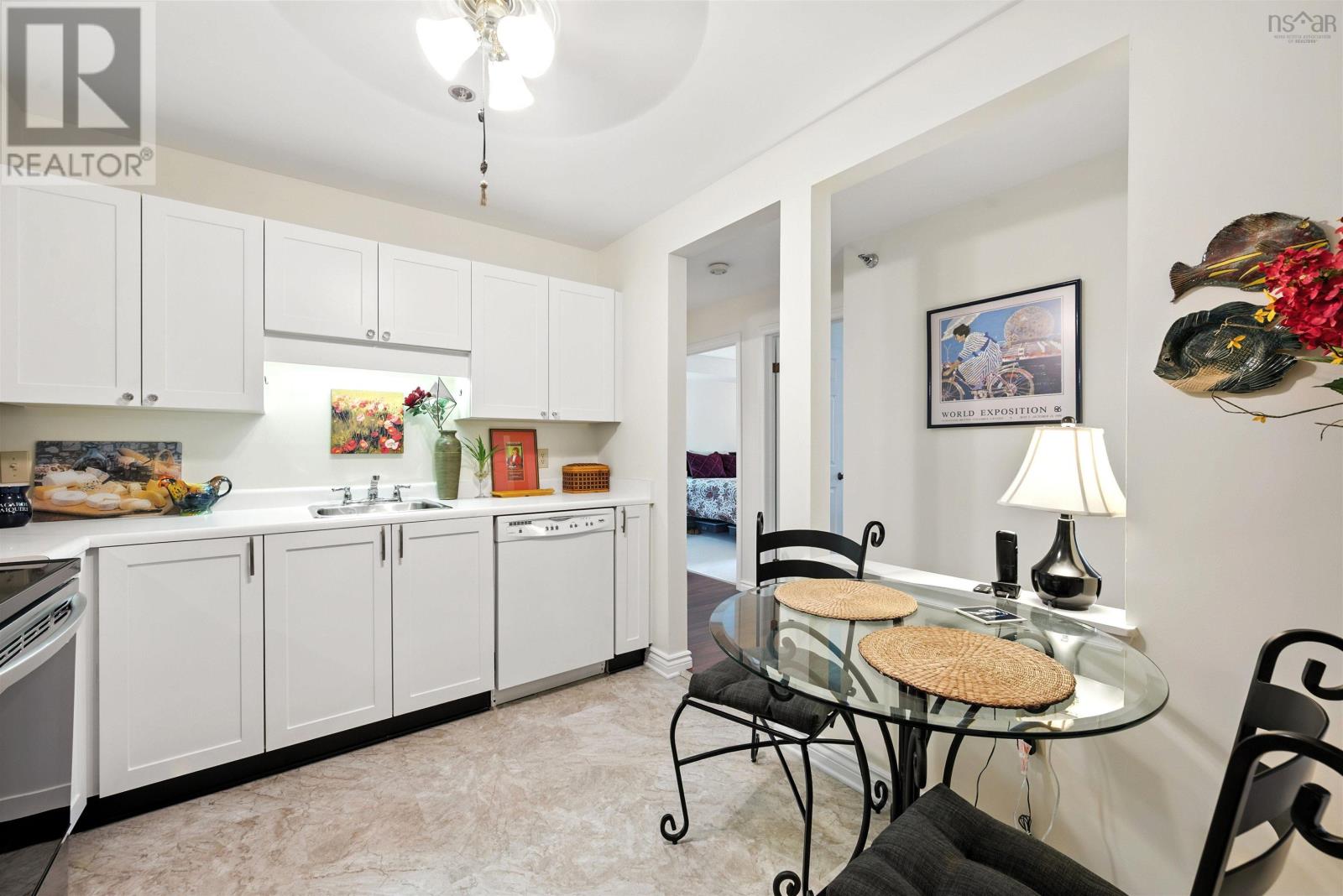 208 83 Kearney Lake Road, Halifax, Nova Scotia  B3M 4E6 - Photo 2 - 202522484