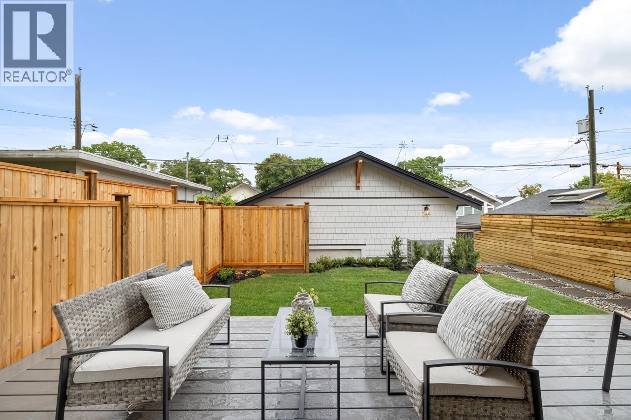 2 2247 Parker Street, Vancouver, British Columbia  V5L 2L8 - Photo 12 - R3062862