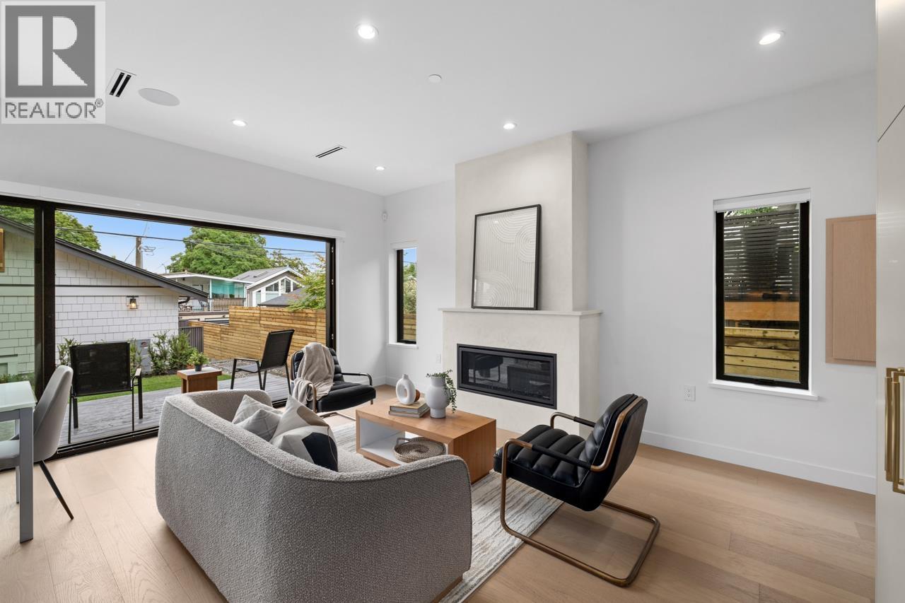 2 2247 Parker Street, Vancouver, British Columbia  V5L 2L8 - Photo 4 - R3062862