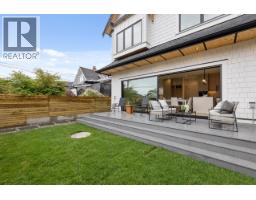 2 2247 PARKER STREET