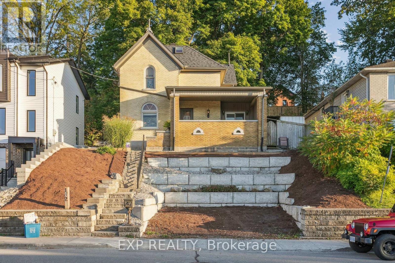 132 Queen Street W, Cambridge, Ontario  N3C 1G3 - Photo 2 - X12487329