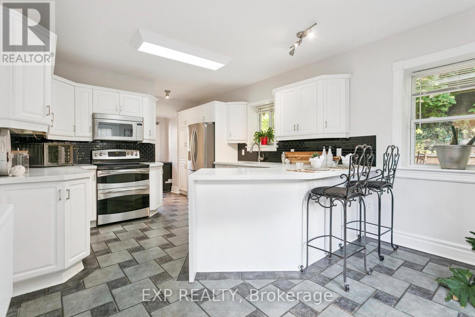 132 Queen Street W, Cambridge, Ontario  N3C 1G3 - Photo 29 - X12487329