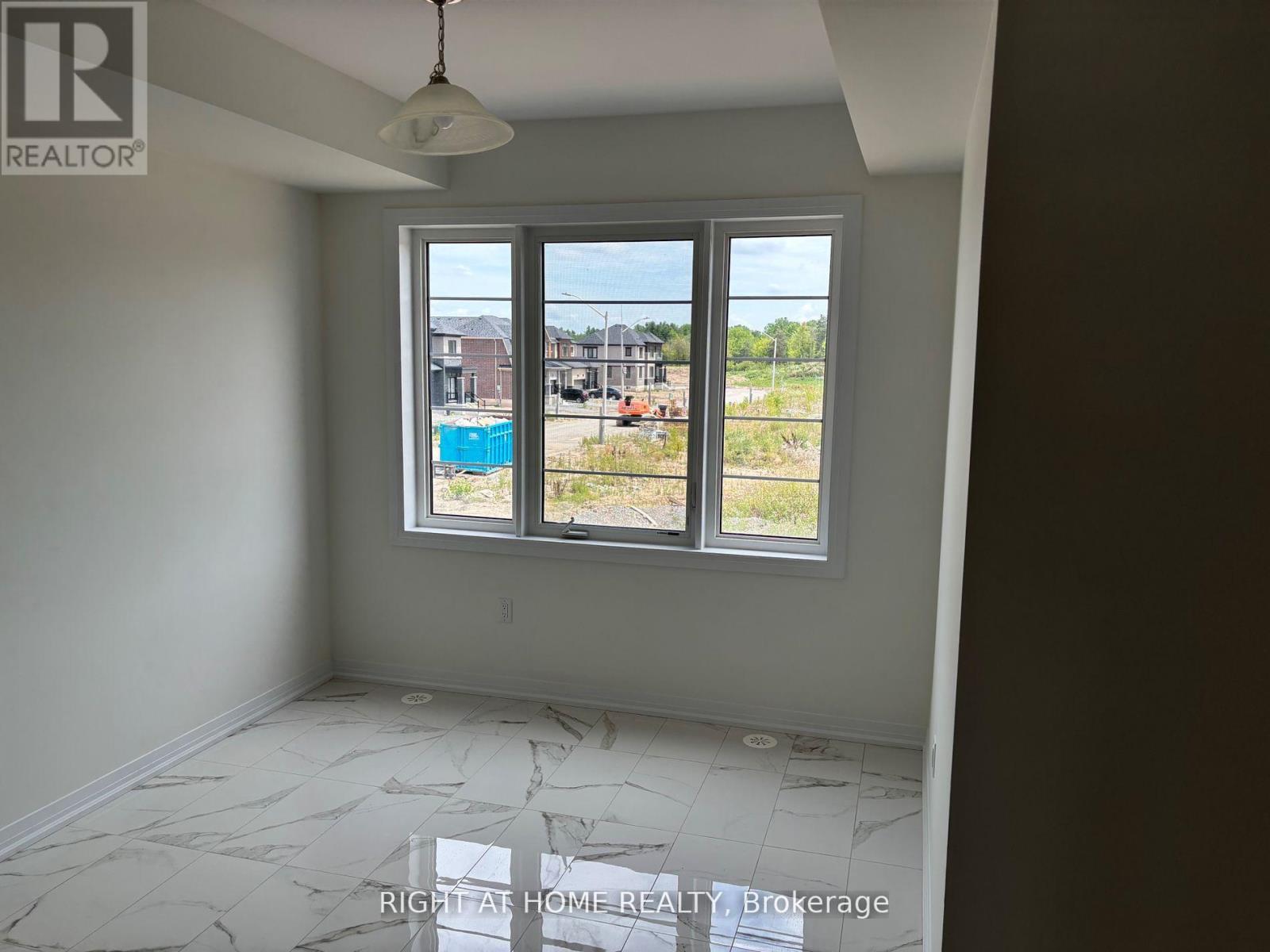 52 Lilac Lane, Thorold, Ontario  L3B 5N5 - Photo 10 - X12487338