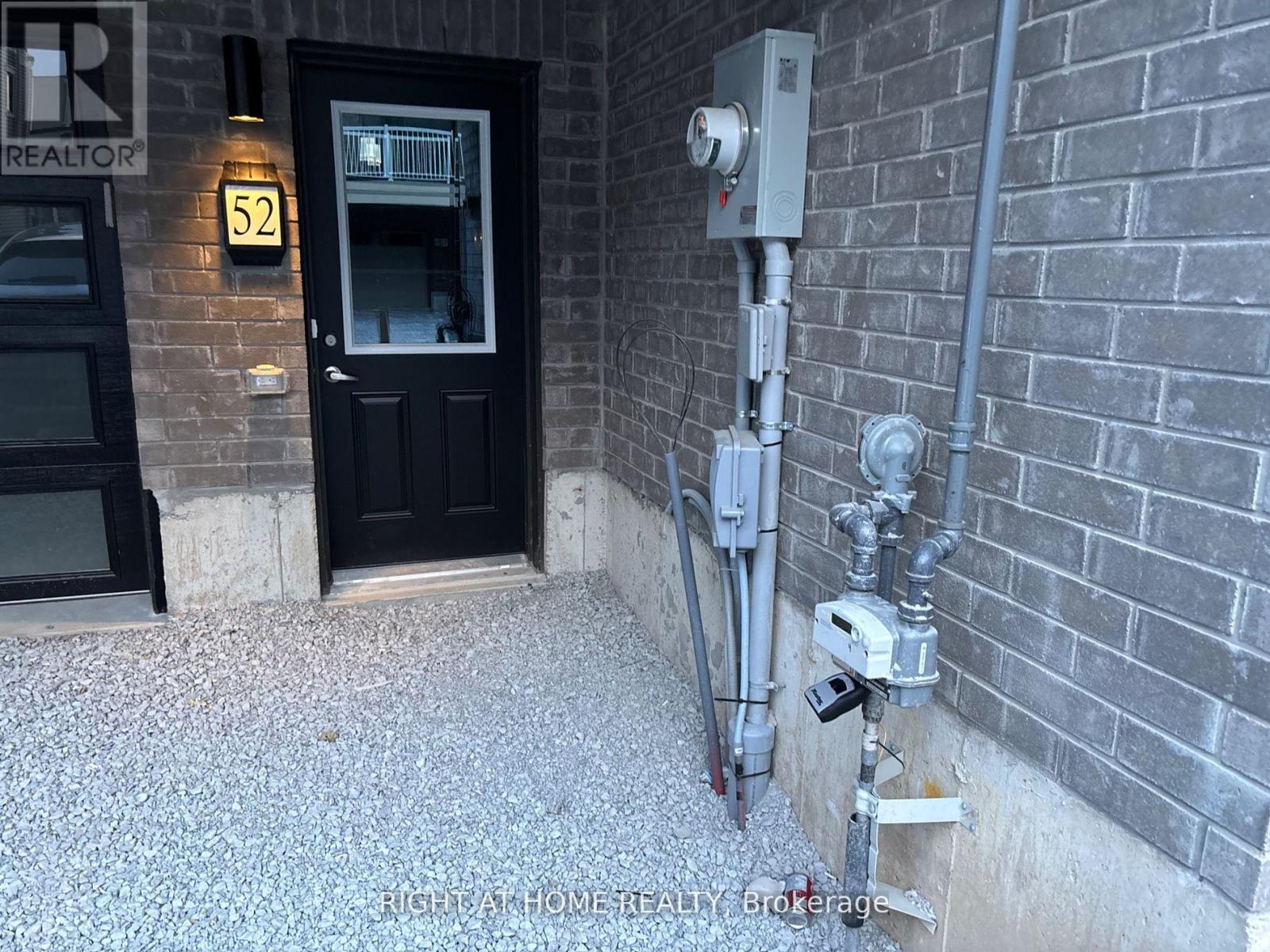 52 Lilac Lane, Thorold, Ontario  L3B 5N5 - Photo 2 - X12487338