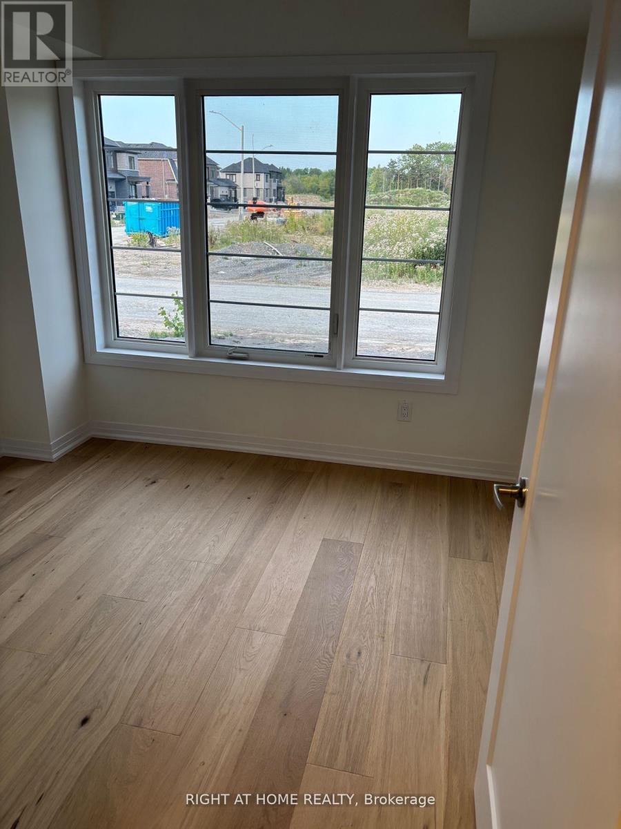 52 Lilac Lane, Thorold, Ontario  L3B 5N5 - Photo 7 - X12487338