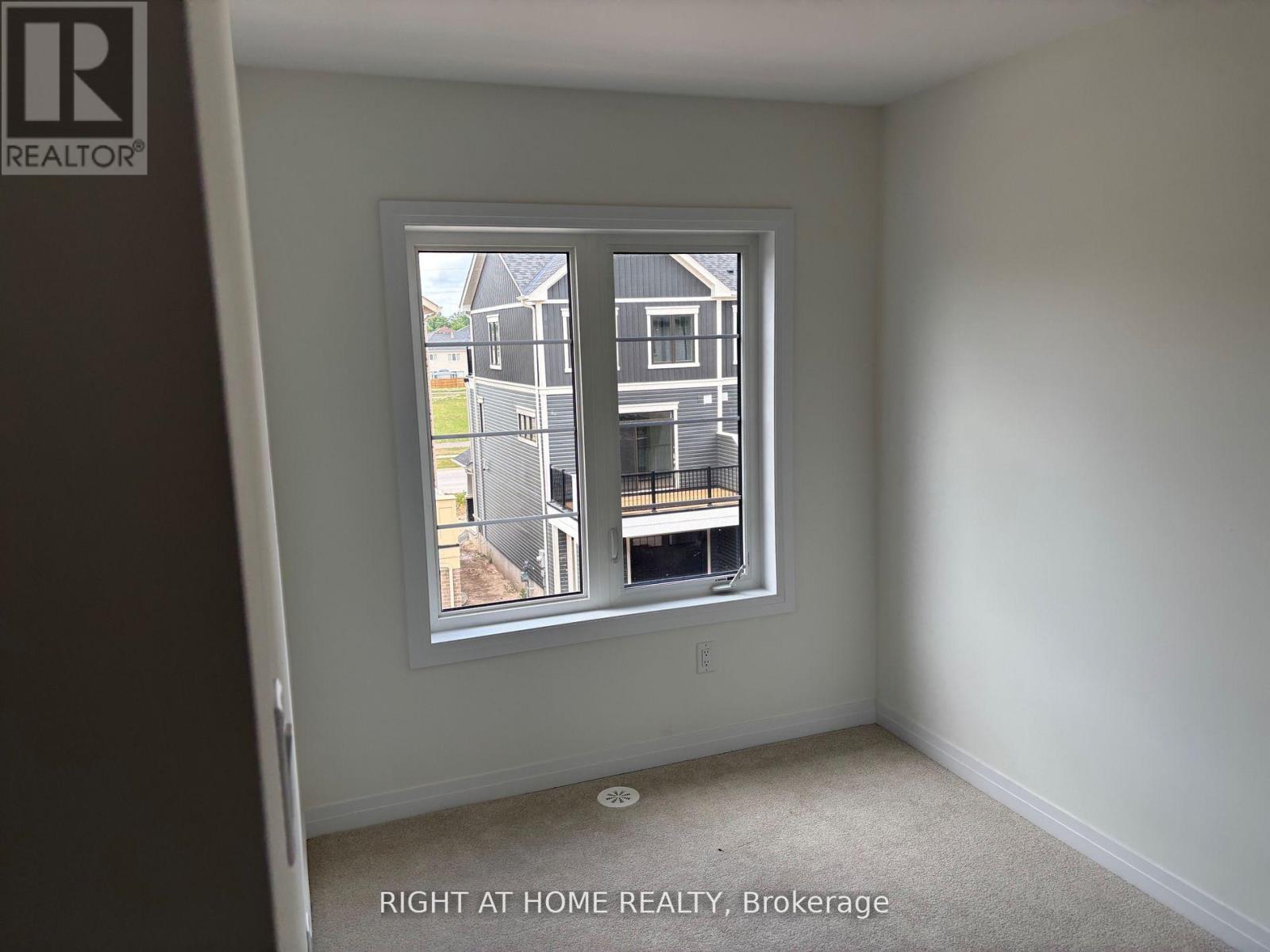 52 Lilac Lane, Thorold, Ontario  L3B 5N5 - Photo 9 - X12487338