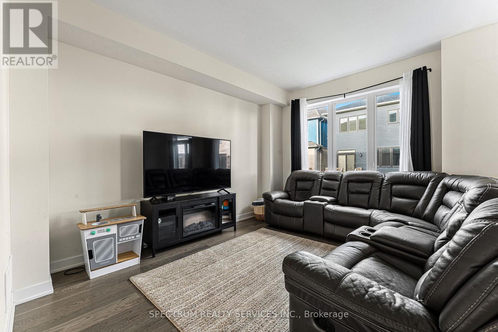 125 Keelson Street E, Welland, Ontario  L3B 0M4 - Photo 14 - X12487342