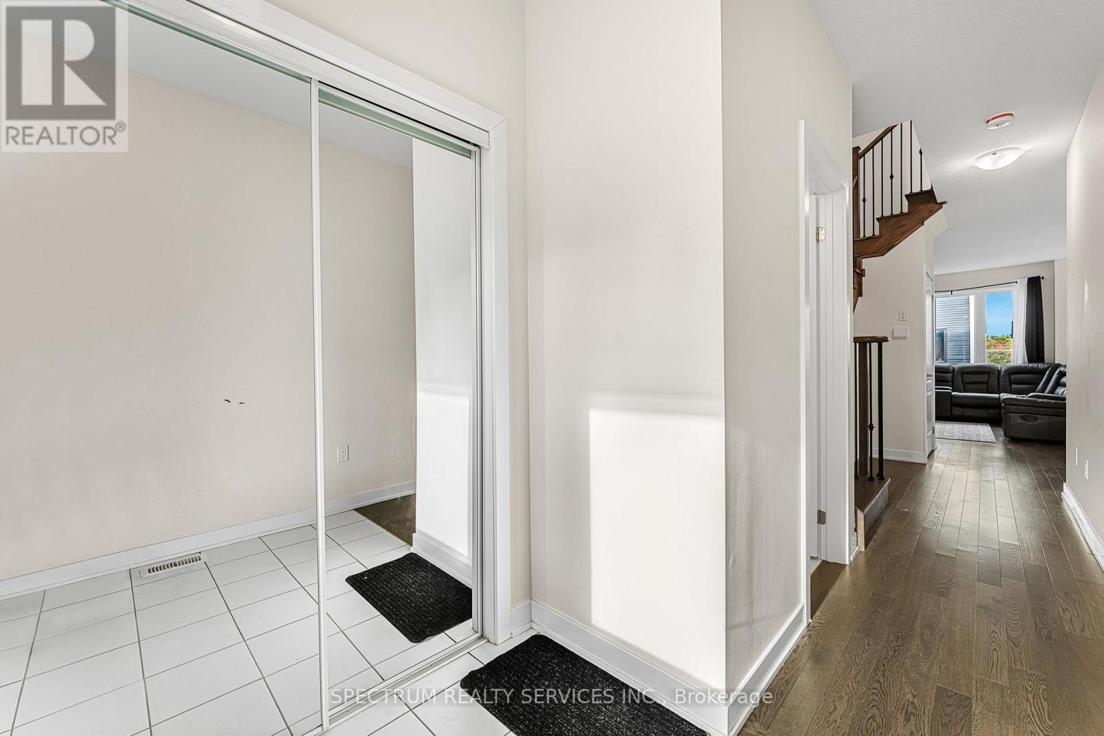 125 Keelson Street E, Welland, Ontario  L3B 0M4 - Photo 5 - X12487342