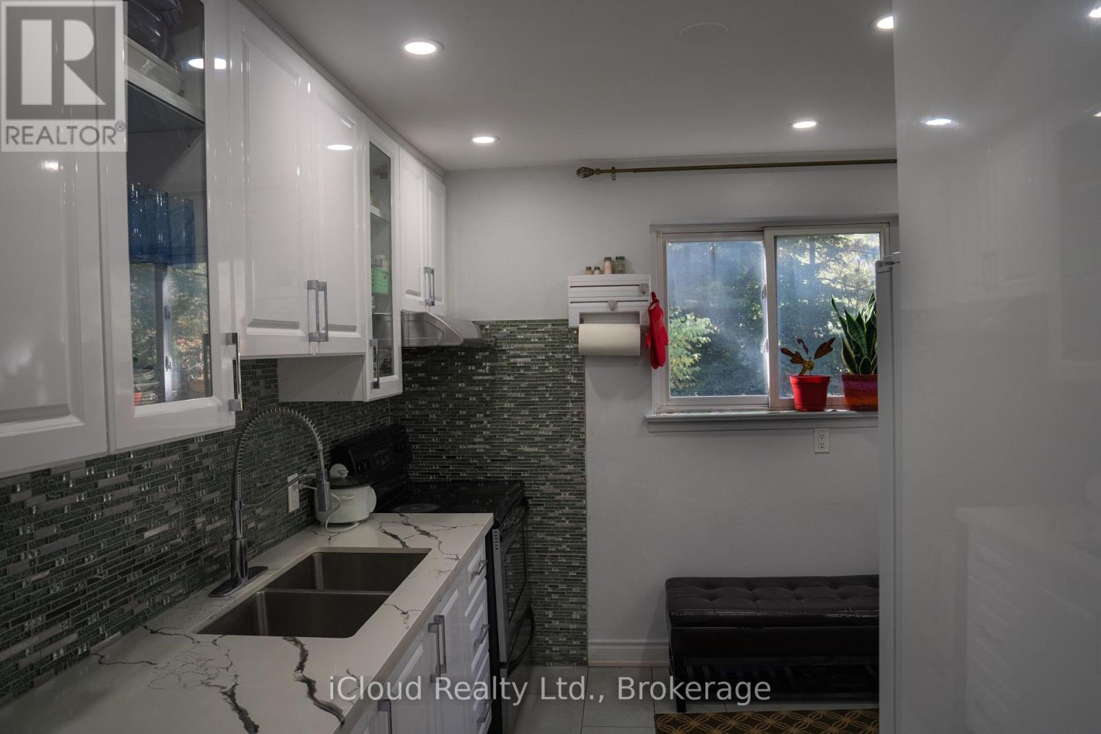 16 - 50 Coleman Avenue, Toronto, Ontario  M4C 1P7 - Photo 8 - E12480800