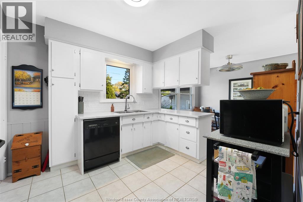 3276 Virginia Park Avenue, Windsor, Ontario  N9E 2C3 - Photo 10 - 25027447
