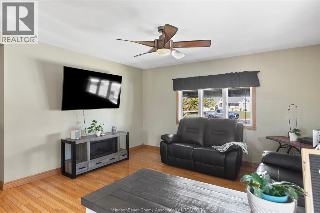 4095 Baseline, Windsor, Ontario  N9A 6J3 - Photo 12 - 25027422
