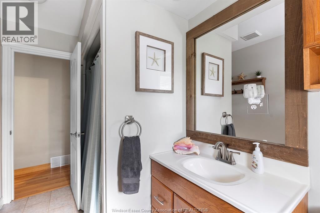 4095 Baseline, Windsor, Ontario  N9A 6J3 - Photo 17 - 25027422
