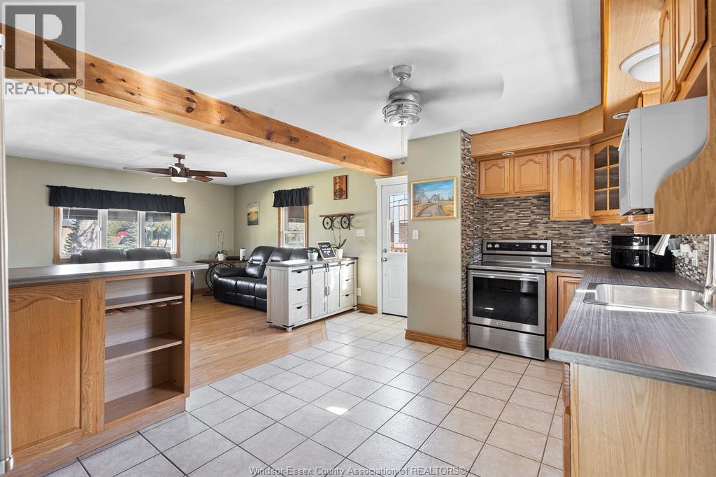 4095 Baseline, Windsor, Ontario  N9A 6J3 - Photo 4 - 25027422